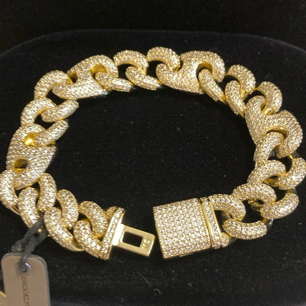 NWT men’s gold tone chunky chain link bracelet with white crystals